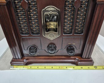 Vintage GE General Electric Model 7-4100JA Retro Cathedral AM FM