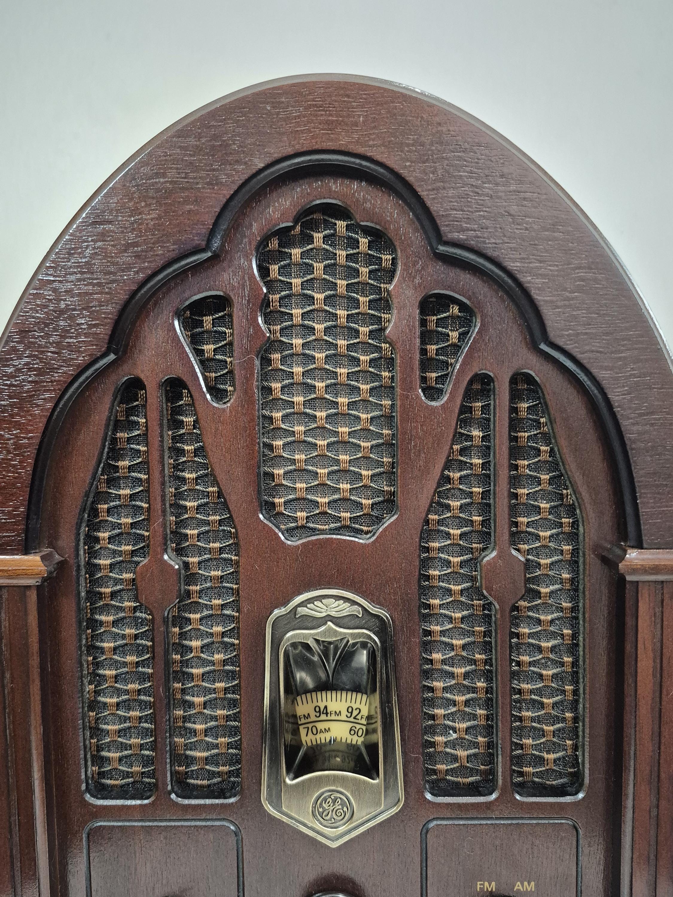 Vintage GE General Electric Model 7-4100JA Retro Cathedral AM FM