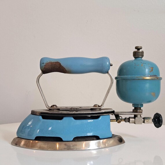 Vintage 1940's Model 4-A Coleman's Insta Lite Steam Iron