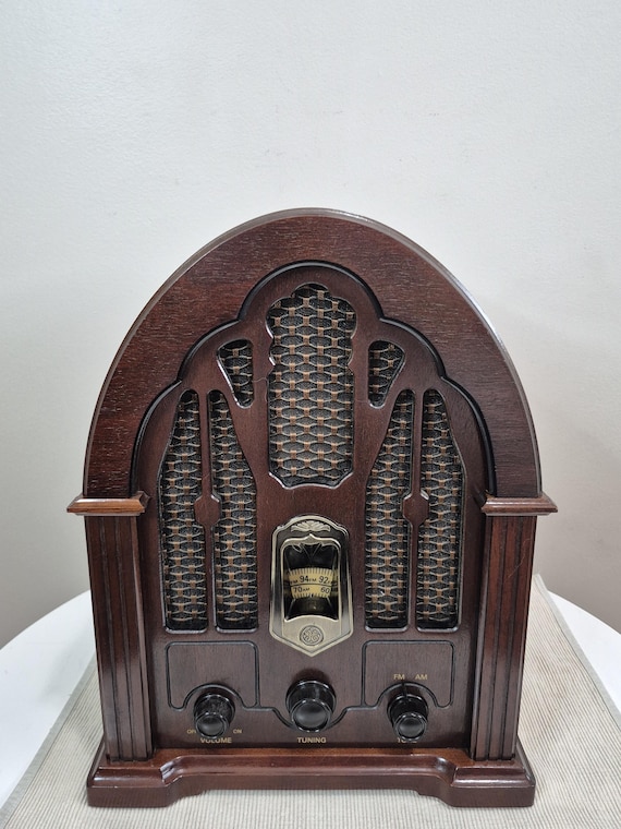 トムソン7-4100J GE レトロ木製ラジオFM/AM動作確認済アンティーク調 Vintage GE General Electric Model 7-4100JA Retro Cathedral AM FM