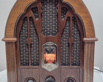 Vintage GE General Electric Model 7-4100JA Retro Cathedral AM FM