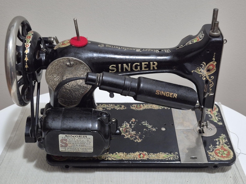 Vintage Singer Model 128 Sewing Machine Vintage 1925 Singer 128 Sewing ...