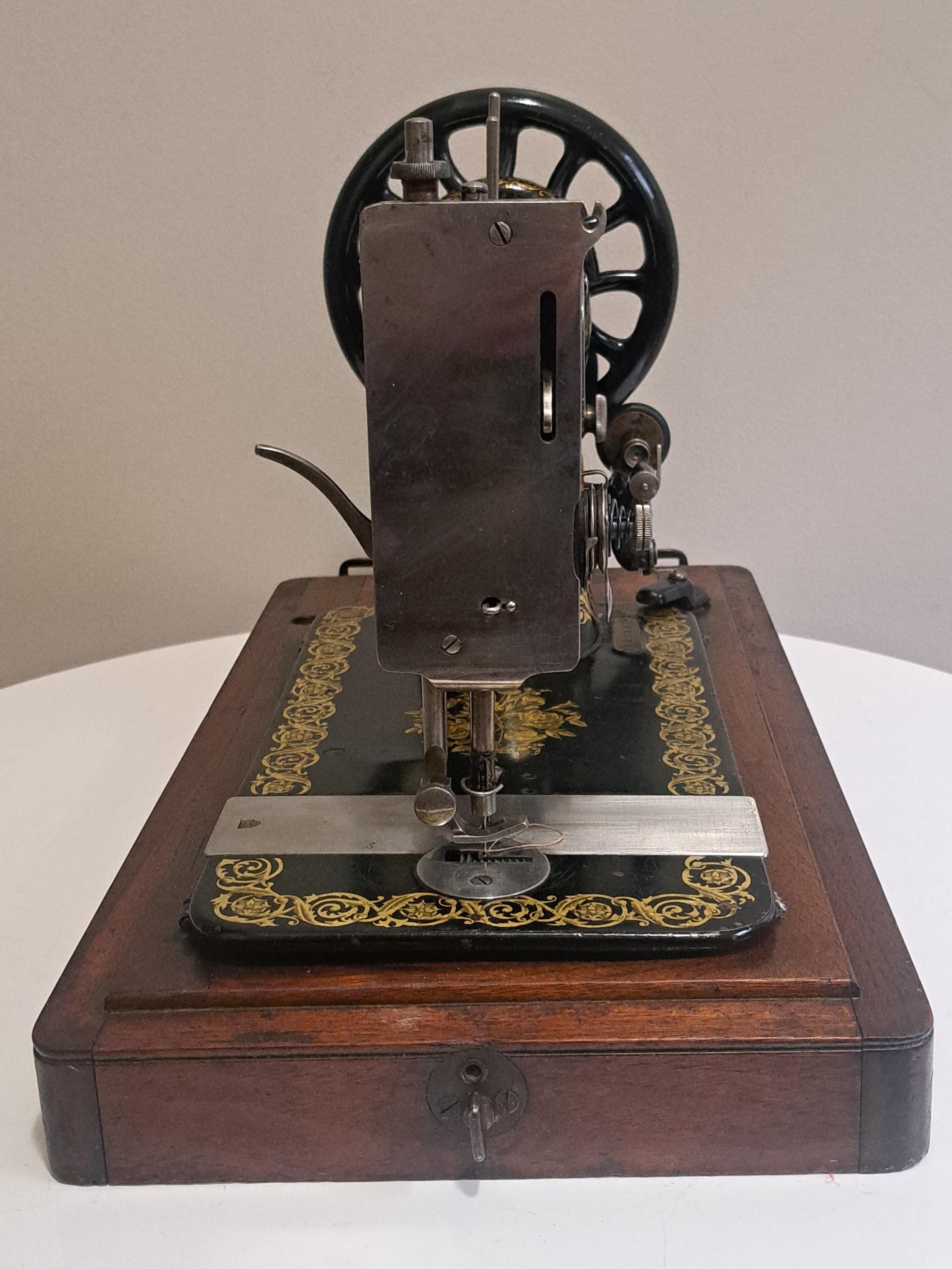 Vintage 1874 Singer Hand Crank Sewing Machine Vintage Singer