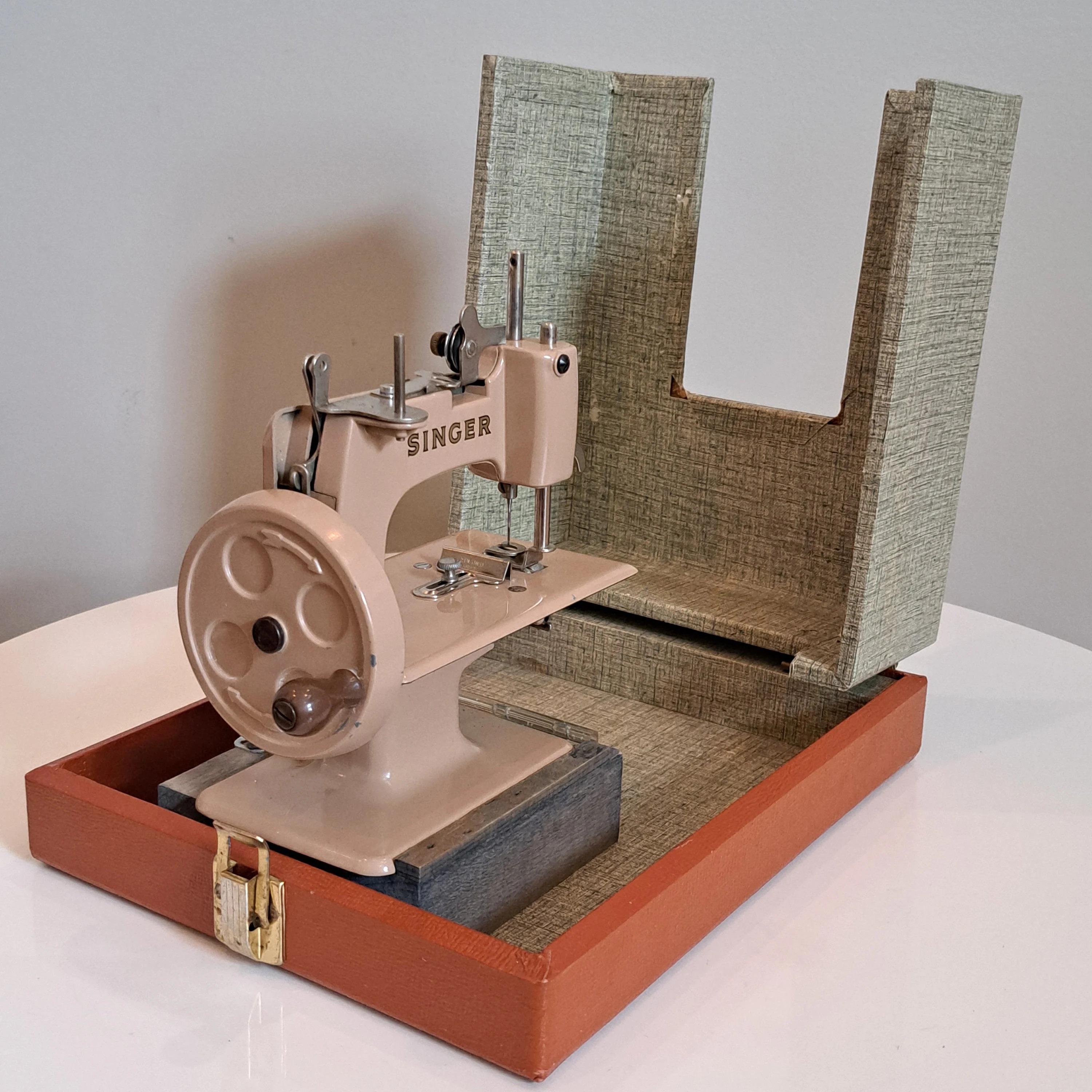 Vintage 1950 Singer Sewhandy 20 Child's Sewing Machine WITH Sewing