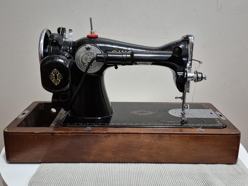 Vintage 1936 Singer 15-91 Full Size Sewing Machine Vintage Singer Full ...