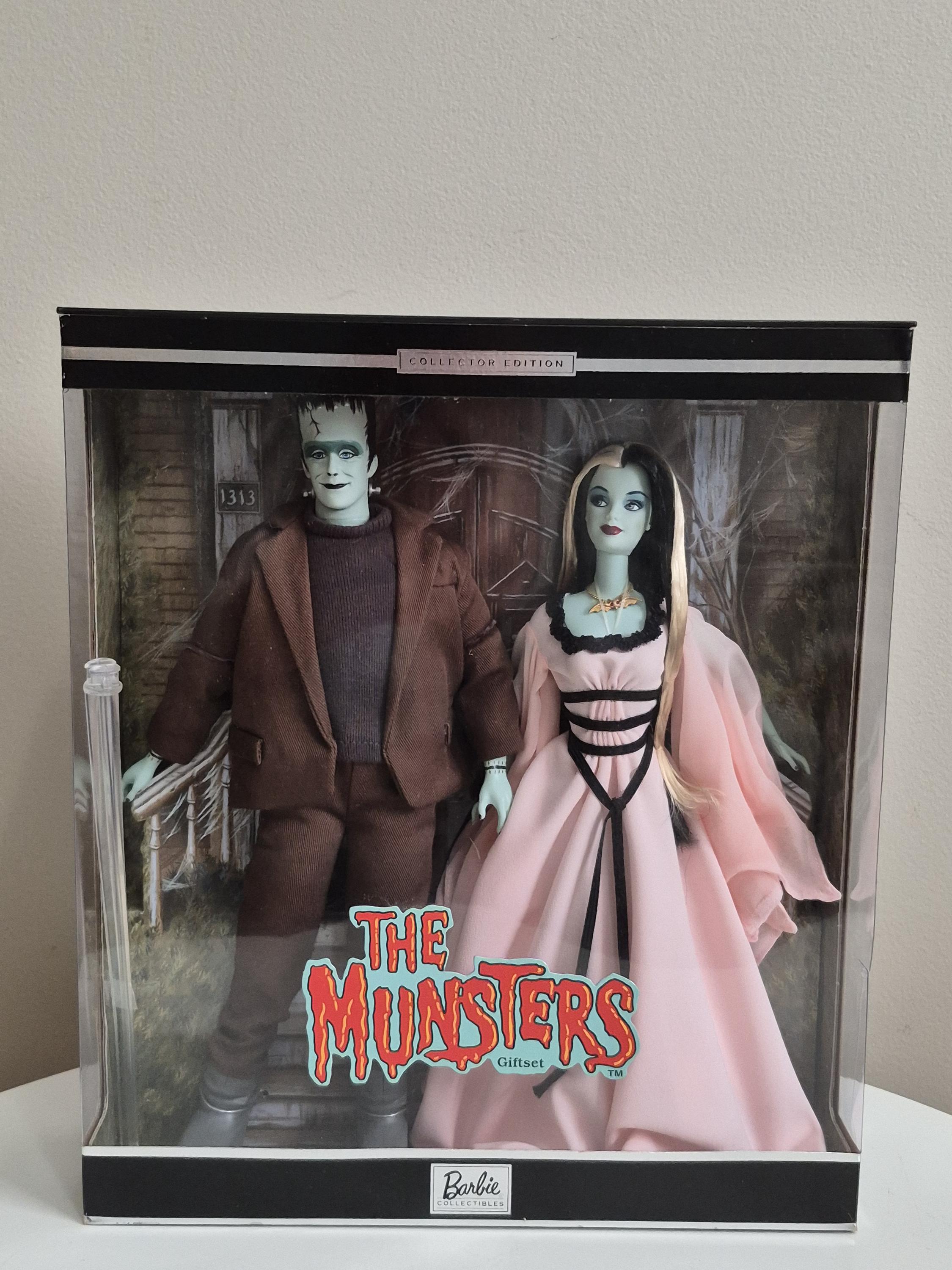 Vintage 2001 the Munster Gift Set 50544 Herman and Lily Munster