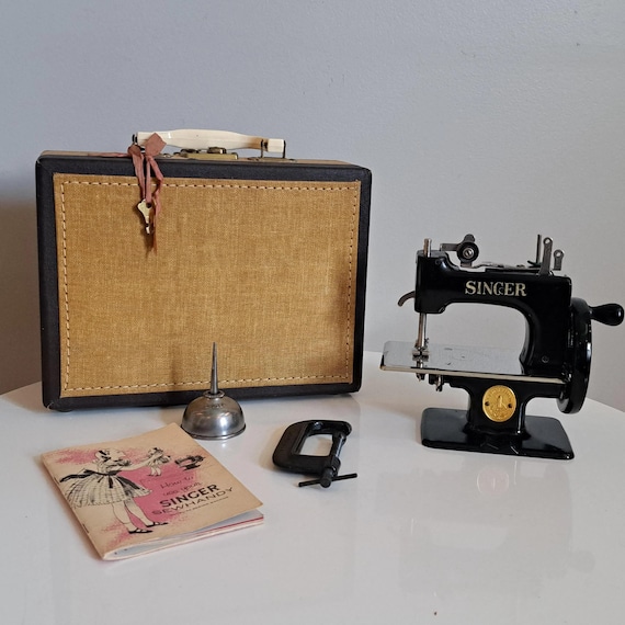 Vintage 1950 Singer Sewhandy 20 WITH Carrying Case AND Key - Etsy