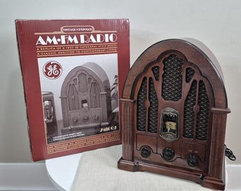 GE ラジオ 7-4100J レトロデザイン 本体 Vintage GE General Electric Model 7-4100JA Retro Cathedral AM FM