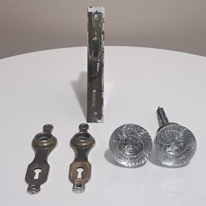 Bouton de porte en spirale en cristal du début des années 1900 avec couvercle de loquet Bouton de porte rare en cristal Bouton de porte en spirale en cristal vintage