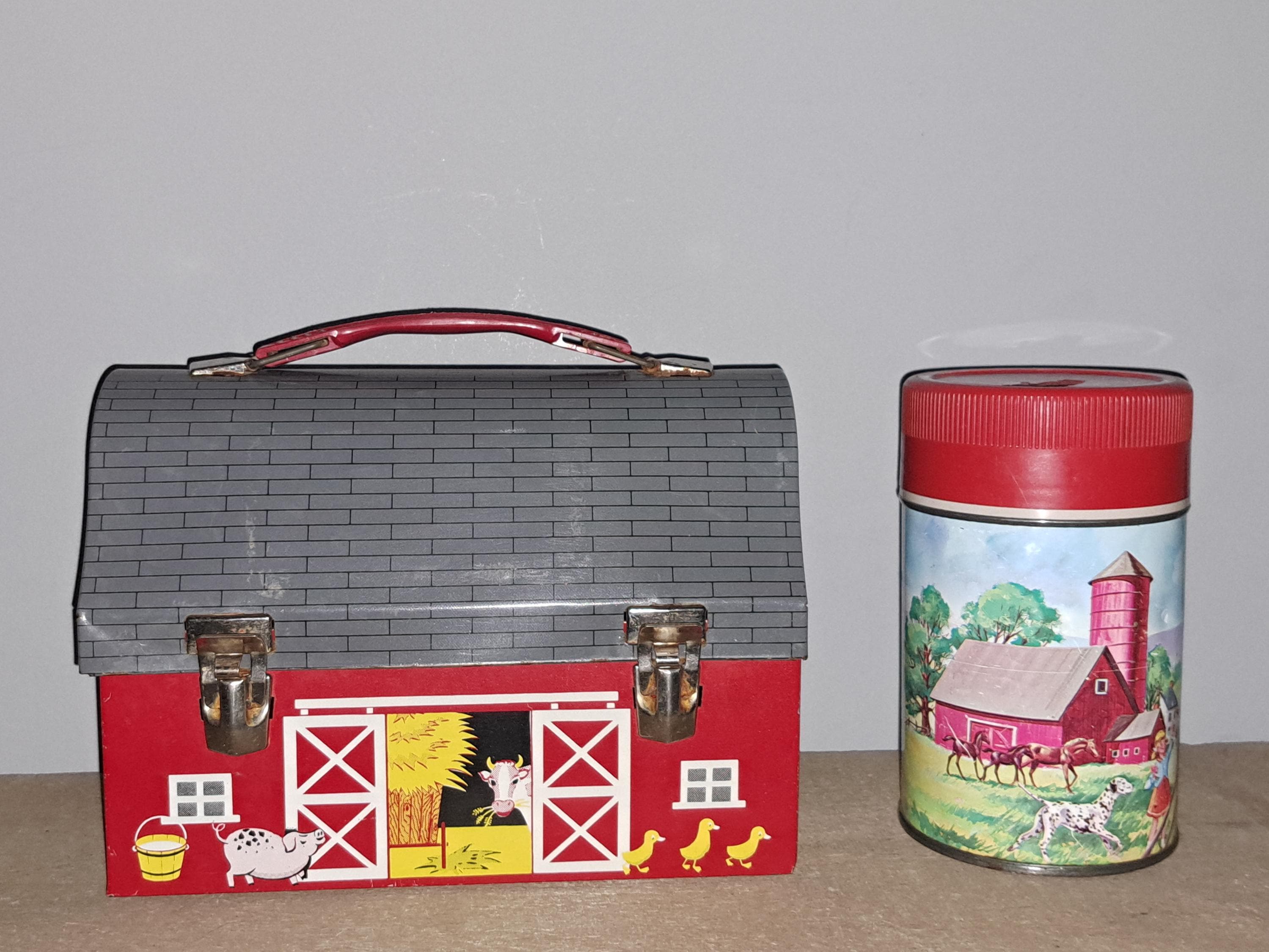 サーモス社製1958年 レッド・バーン ランチボックスセット Vintage 1958 Open Red Barn Metal Lunchbox and Thermos - Etsy