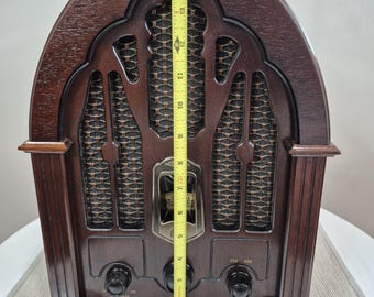 Vintage GE General Electric Model 7-4100JA Retro Cathedral AM FM