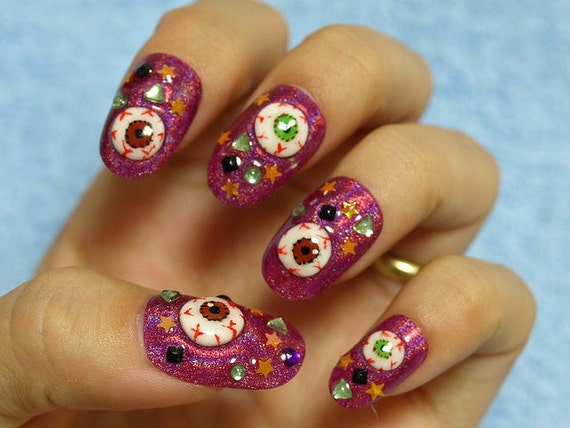 Try the Fusion of Kawaii and Goth in Nail Art for Halloween's Cutesy Look!