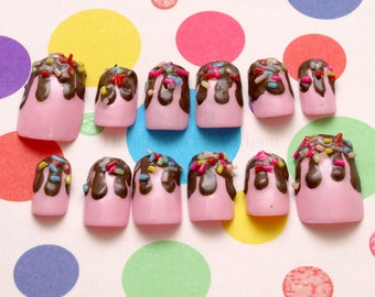 Chocolate drip nails, sprinkle nails, fake sweet nails, strawberry nails, 3D nails, Japanese nail art, kawaii nails