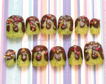 Short nails, chocolate dripping, sweets nail, lolita nail, fairy kei, deco nail, sprinkles, chocolate nail,  press on nail, Japanese nail