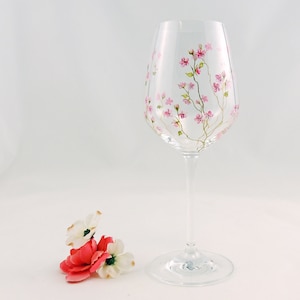 桜のステム付きワイングラス / 金色の枝 / 手描きの高品質花柄グラス / かわいいワイングラス / ピンクの花 / 彼女へのプレゼント