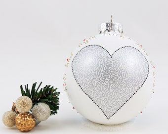 Personalized Newlywed Christmas ornament - Hand painted custom glass ball - Wedding Engagement gift