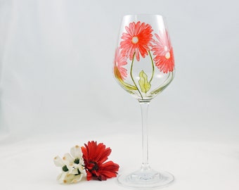 Red daisies stemmed wine glass / Hand painted gerbera daisy / Personalized / Floral wine glass