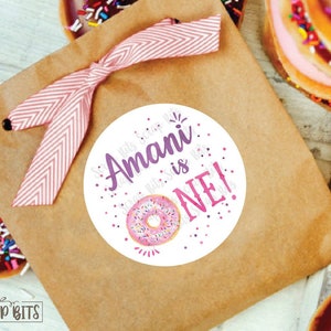 Autocollants et sacs pour donuts premier anniversaire, autocollants One Donut, étiquettes ou étiquettes cadeaux personnalisées, sacs cadeaux kraft, imprimés + expédiés