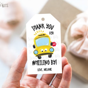 Etiquetas de aniversário Wheels On The Bus, Obrigado por Wheeling By, Etiquetas de lembrança personalizadas para ônibus escolar, Impressas e enviadas