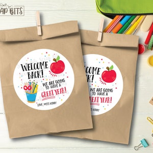 Back To School Aufkleber, Stiftebecher + Apfel, Personalisierte Willkommen Zurück Etiketten für Goodie Bags für Studenten, Geschenkanhänger für Lehrer, Kraft Bags