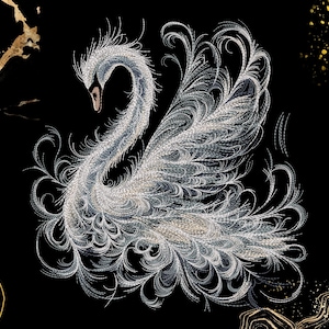 Könnte beinhalten: Eine elegante Illustration eines Schwans mit detaillierten Federn in Weiß und Silber vor schwarzem Hintergrund. Der anmutige Hals des Schwans ist gebogen, und die Federn sind sorgfältig dargestellt, wodurch ein Gefühl von Bewegung und Textur entsteht.