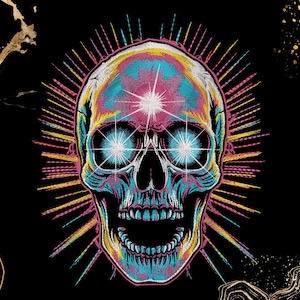 Puede incluir: Ilustración de una calavera colorida sobre un fondo negro. La calavera presenta tonos vibrantes de azul, rosa, amarillo y blanco, con estallidos de estrellas que emanan de los ojos y la frente. El diseño tiene un estilo gráfico detallado.
