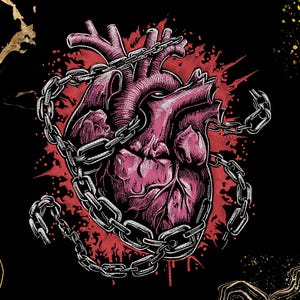 Può includere: Illustrazione dettagliata di un cuore umano in tonalità rosa e rosse, avvolto da una catena d'argento. Il cuore è posto su uno sfondo nero con schizzi rossi e accenti dorati, creando un contrasto sorprendente.