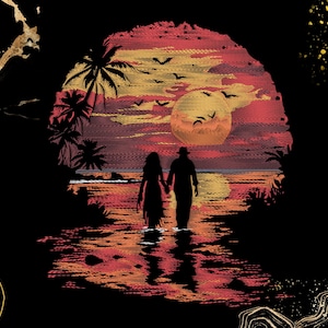 Può includere: Silhouette di una coppia che si tiene per mano, che cammina nell'oceano al tramonto. La scena è incorniciata da palme e un grande sole rotondo. Il cielo è un gradiente di rosso, arancione e giallo, con uccelli in volo. Tema: romanticismo e paesaggio tropicale.