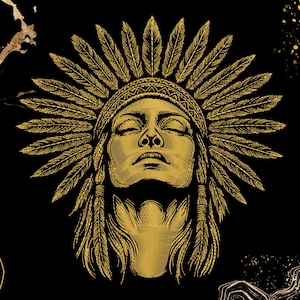 以下が含まれることがあります： 黒い背景に、羽飾りのインディアンの頭飾りをつけた人物の金のイラスト。人物の目は閉じられており、画像はヴィンテージの彫刻スタイルです。