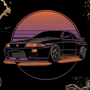 Puede incluir: Ilustración de un coche deportivo negro con detalles en naranja y morado, sobre un fondo de puesta de sol degradado. El coche presenta faros delanteros naranjas y un perfil bajo. El diseño está sobre un fondo negro con detalles dorados.