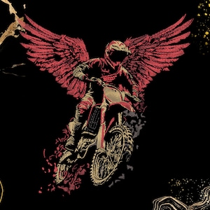 Puede incluir: Ilustración digital de un piloto de motocross con alas rojas, montando una moto de cross roja y dorada. El piloto lleva casco y equipamiento de carrera. El fondo es negro con detalles dorados y blancos.