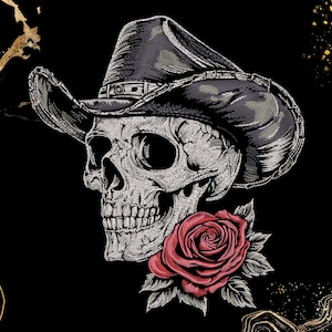 Puede incluir: Ilustración detallada de una calavera con sombrero de vaquero y una rosa roja. La calavera es blanca con sombras negras, y el sombrero es gris oscuro. El fondo es negro con detalles dorados.