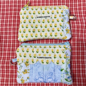 Llavero Cartera Amarillo Azul Patchwork Floral / Monedero / Estuche con Cremallera Acolchado / Tarjetero / Hecho a Mano