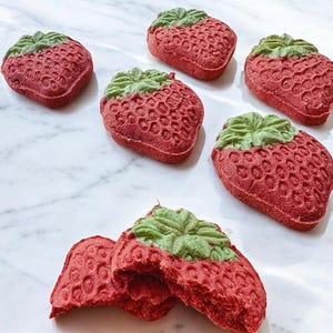 Strawberry Chicken & Goat Milk Pet Cookies: Healthy Homemade Treats