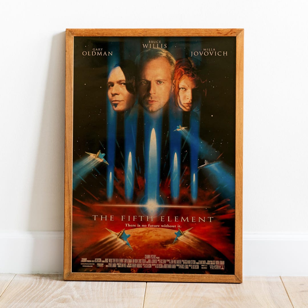 The Fifth Element Retro Poster | Movie Wall Art | Wall Decor | Kraft ...