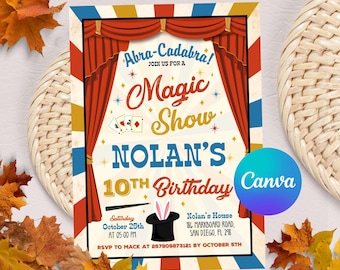 Könnte beinhalten: Eine Einladung im Vintage-Stil für eine magische Show zum 10. Geburtstag. Die Einladung zeigt einen roten Vorhang, Spielkarten, einen Zylinder mit Hasenohren und den Text "Abra-Cadabra! Begleite uns zu einer Zaubershow Nolans 10. Geburtstag".