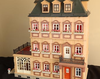 Complete and Furnished Playmobil 5300 Victorian Dollhouse