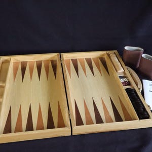 Complete wooden backgammon set, 48x48cm, the beautiful wood is beautifully decorated, wooden game board case, with manual