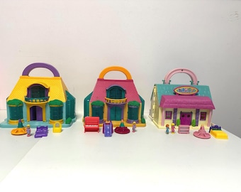 Cute little houses. Tiny dream dollhouse like Bluebox. Includes a doll and accessories. Easy to take with you.