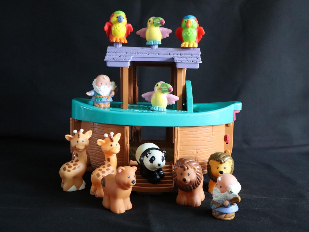 Vintage Noah's Ark Fisher Price Little People With 11 Animals