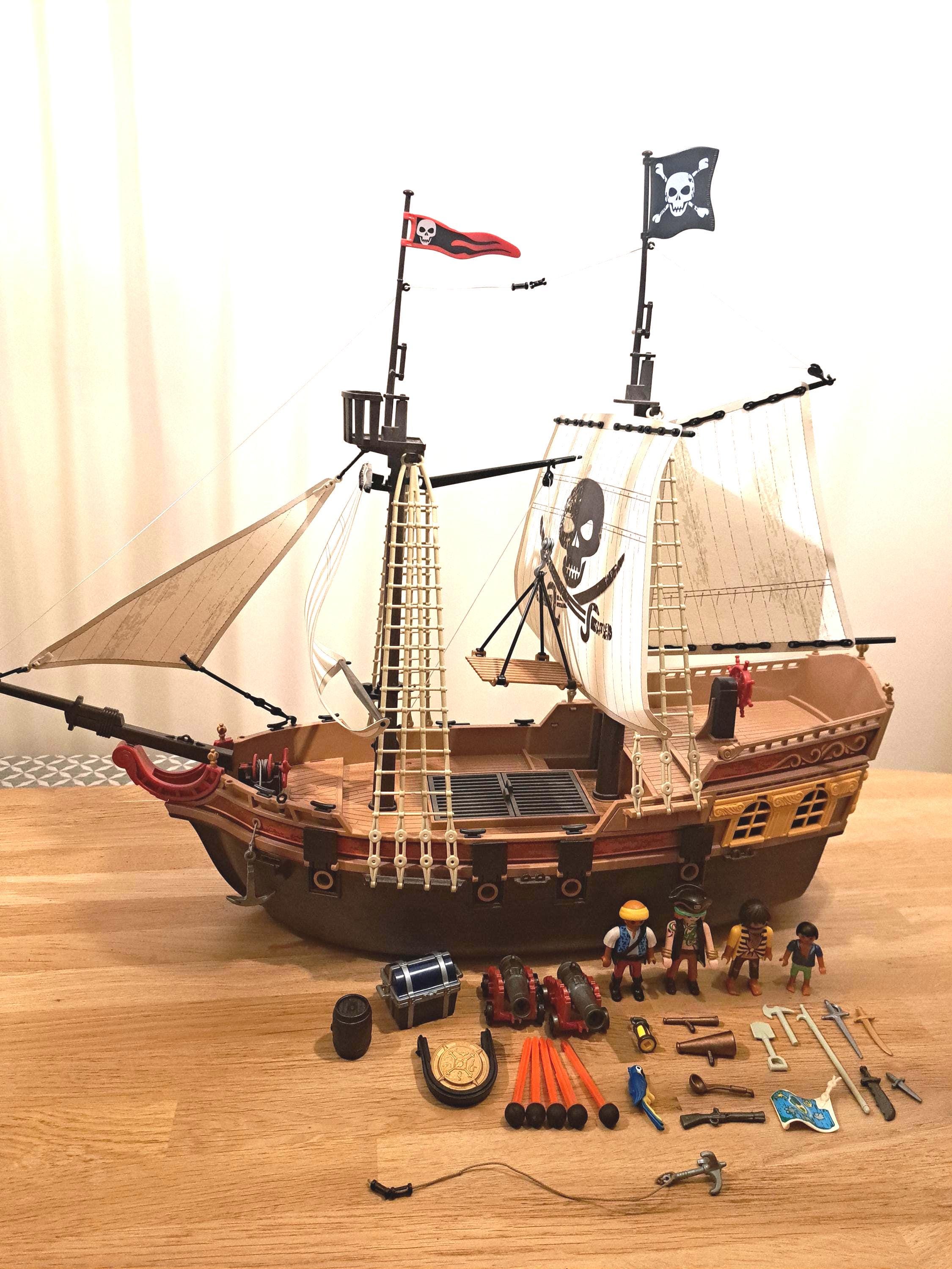 5135 Playmobil Pirate Ship, With Figures Cannonballs and 5135 Playmobil Pirate Ship, With Figures Cannonballs and