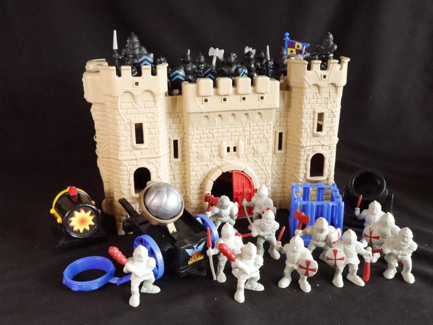 Castle Play Tower, Redbox 23 Knight Figures, With Cannons, Vintage