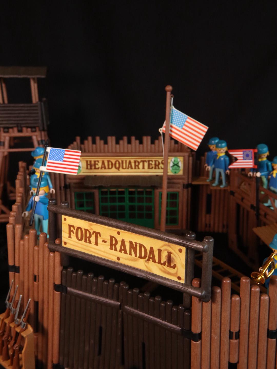 PLAYMOBIL FORT RANDALL 3419 + Riesen Konvult Western Playmobil ca. 8kg EUR 40,00 - DE