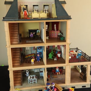 Playmobil 5300 Victorian Playmobil Rosa dollhouse with extra floor and accessories