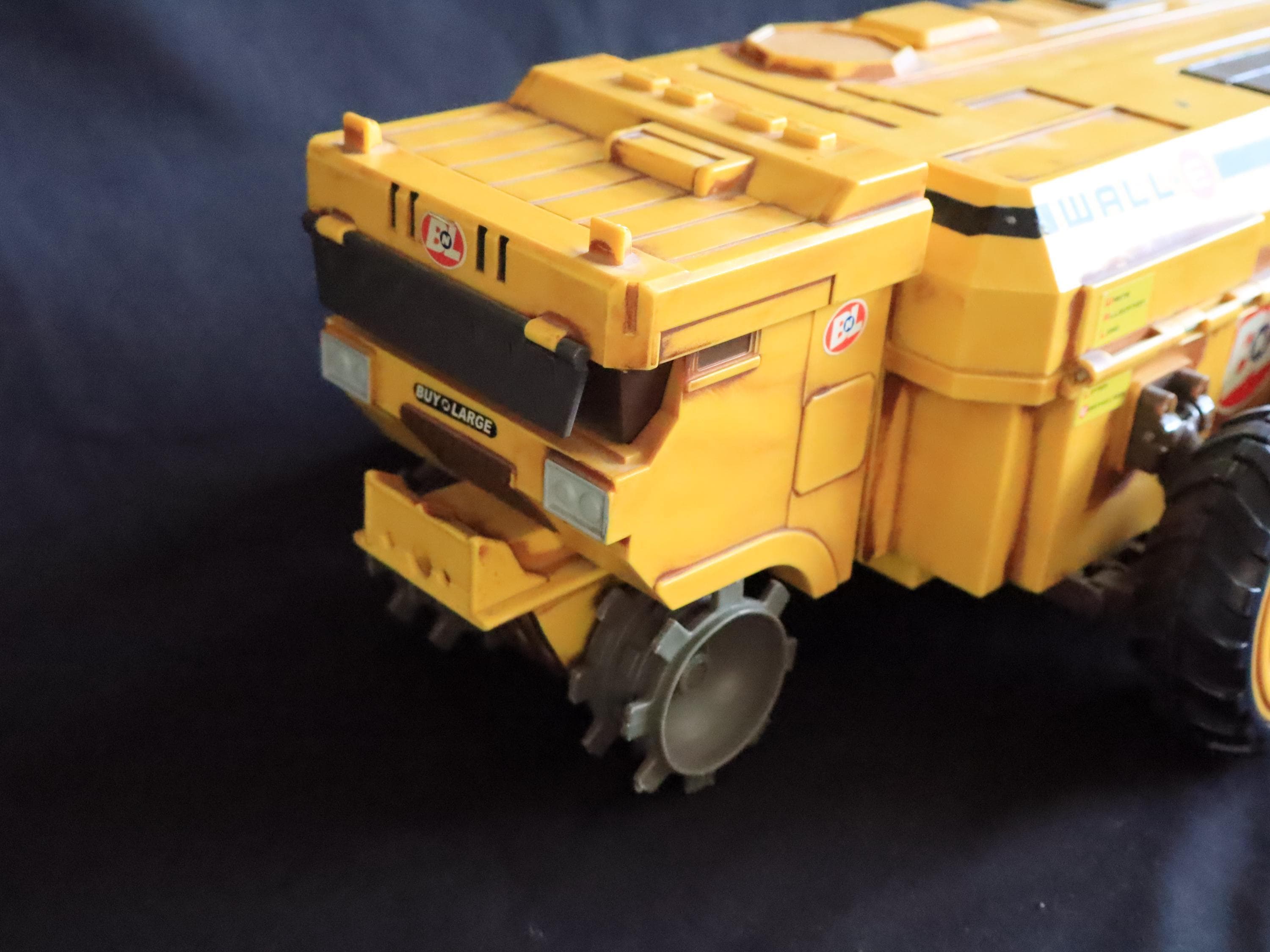 WALL-E コレクターズボックス イエロー ウォーリー コレクターズ・ボックス 5000セット限定・ラジコン+映像3枚