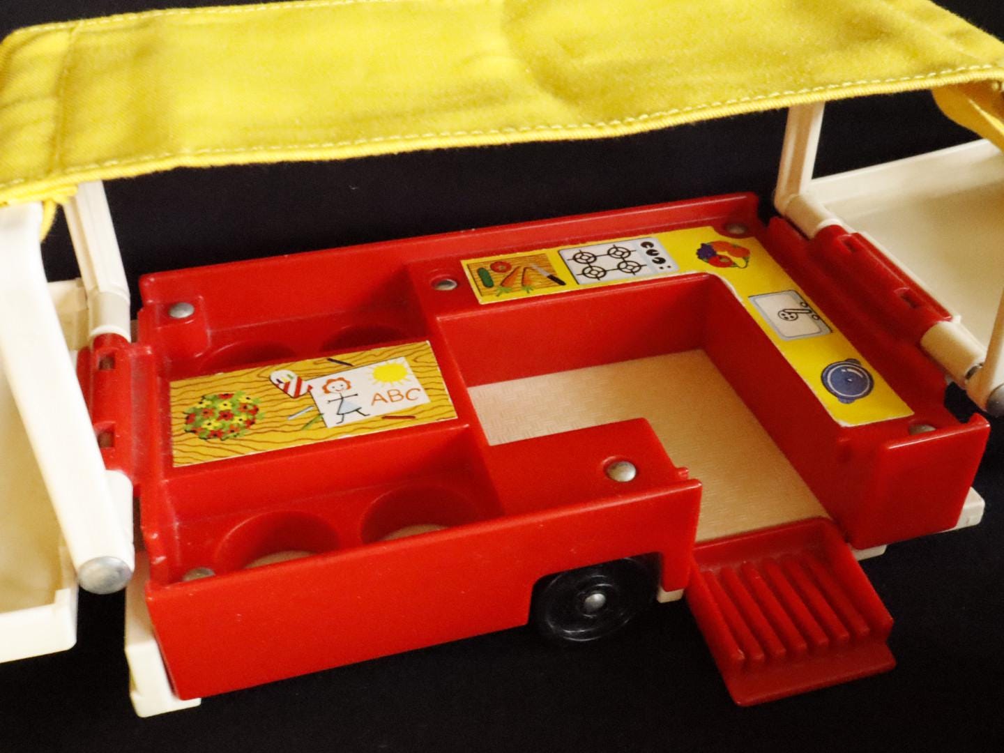 Complete 992 Fisher Price Little People Play Family Car Camper  display picture 1