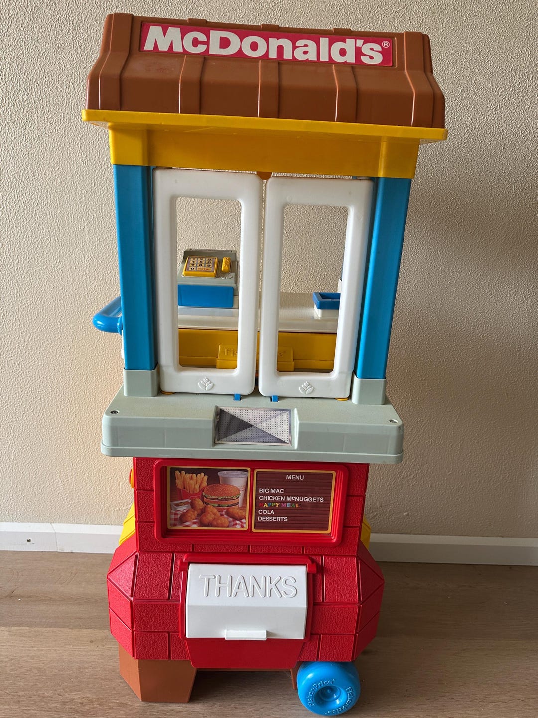 マクドナルド　McDonald's McDrive Thru Crew 1989 Mcdonald's Fisher Price 1989 Drive Thru Playset, Including
