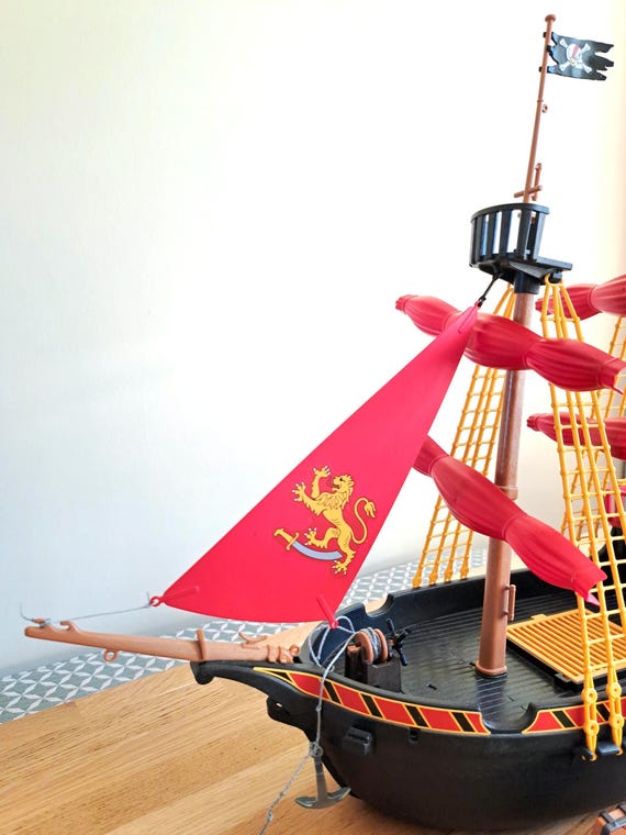 5736 Playmobil Pirate Ship, 2004 With Figures, Ship and 5736 Playmobil Pirate Ship, 2004 With Figures, Ship and