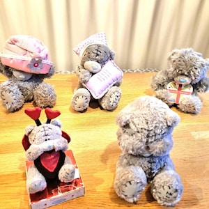 Me to you beren collectie, vintage in diverse maten, vlinder, kussen, verstoppertje, tatty teddy, carte blanche greetings, goede conditie