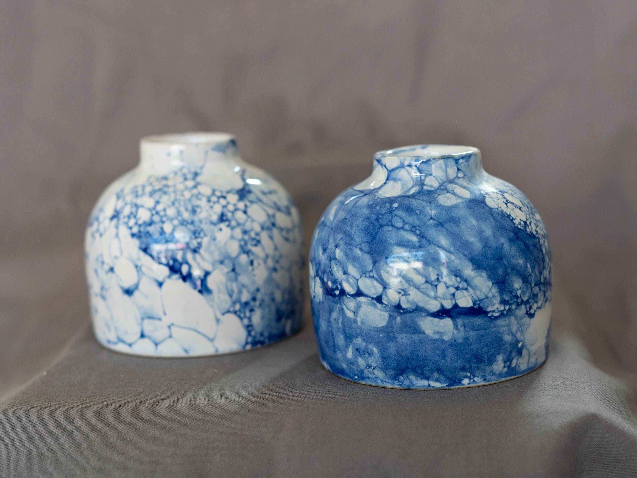 手作りのミニセラミック花瓶：コバルトブルーの泡釉陶器 - Etsy 日本